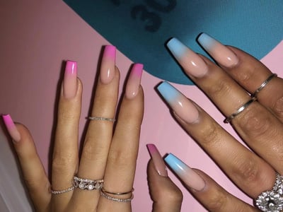 kylie jenner unghie sfumate